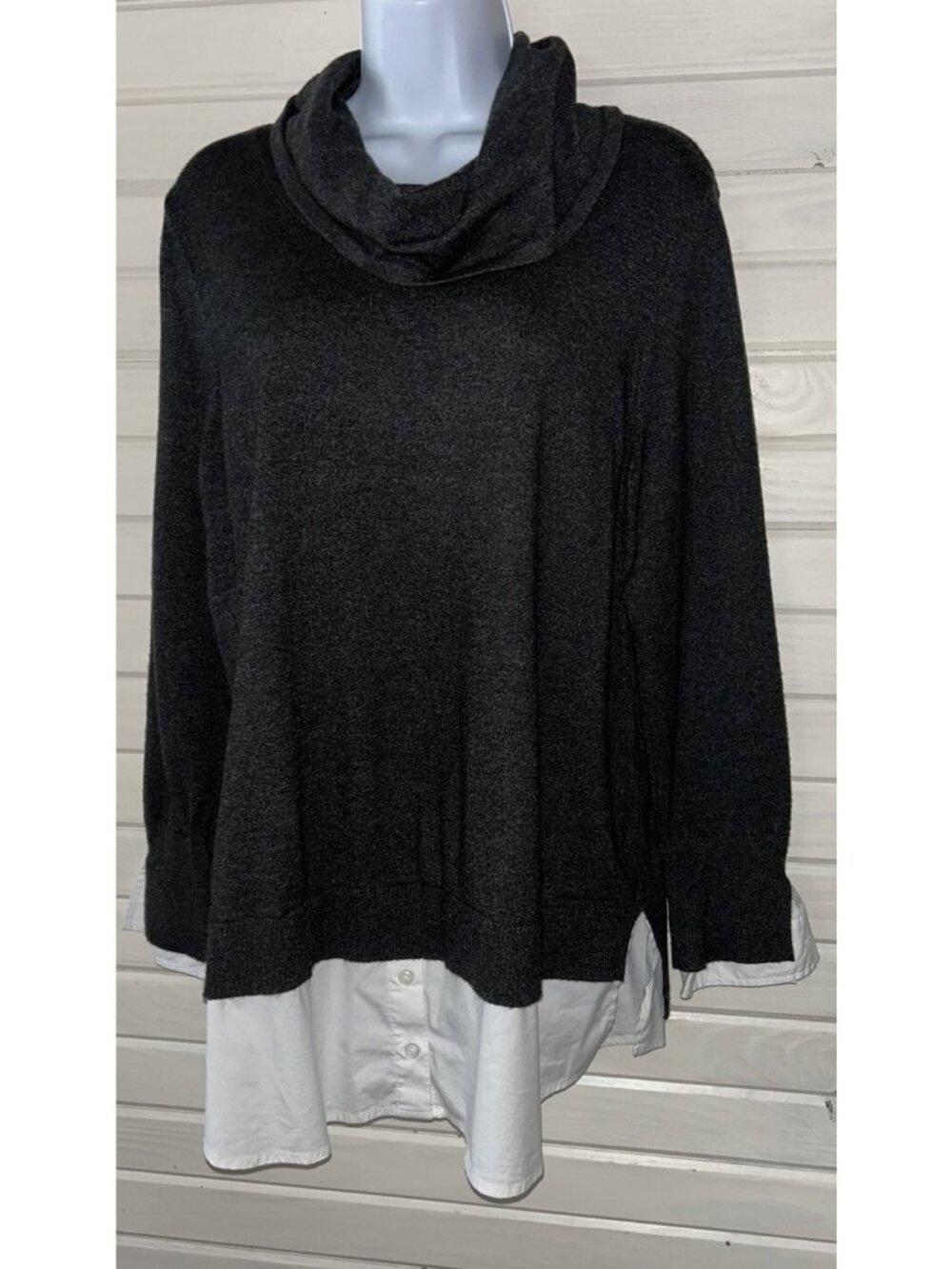 CHICOS Sz 2 (LARGE) Gray Knit And Woven Pullover Sweater White Trim EUC